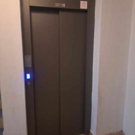 Appartement Stan Na Dan 021 à Novi Sad Extérieur photo