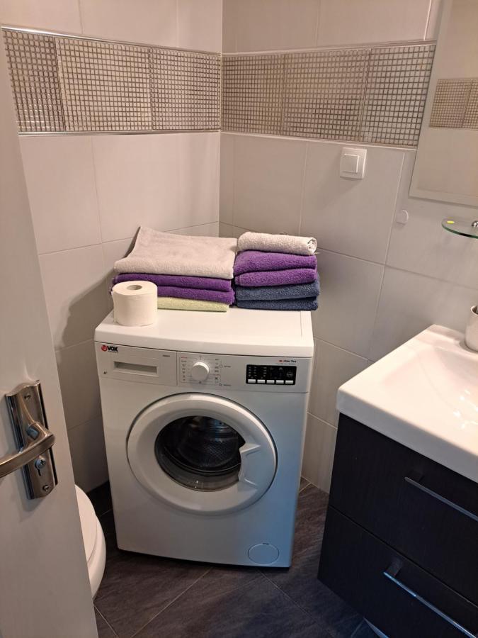 Appartement Stan Na Dan 021 à Novi Sad Extérieur photo