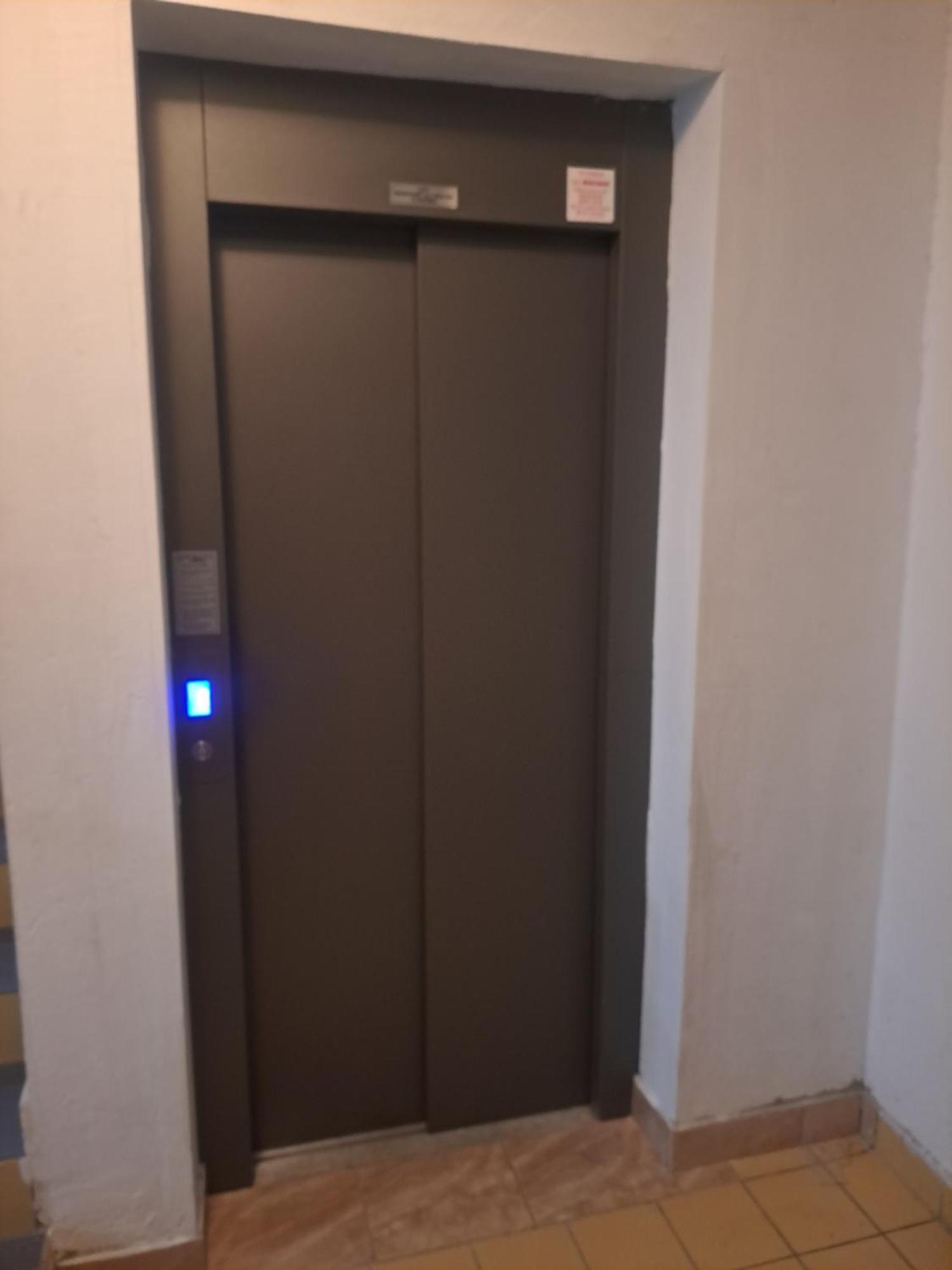Appartement Stan Na Dan 021 à Novi Sad Extérieur photo